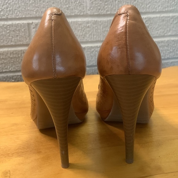 Andrew Geller “Knot” Woven Leather Platform Stacked heels Women's size 7.5M EUC - Picture 4 of 11